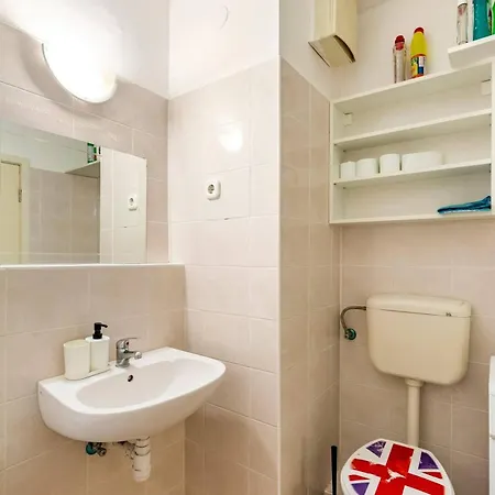 Cozy In With Modern Amenities * 布达佩斯